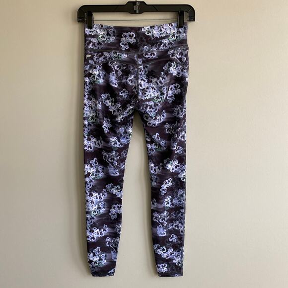 Fabletics Salar Printed Powerform Leggings Black Purple Floral XS NWT - Picture 4 of 6